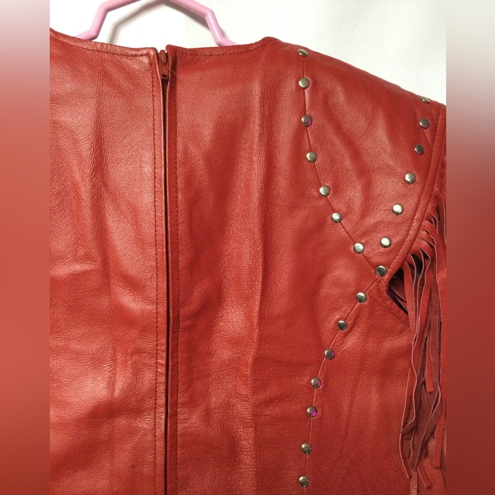 Vintage Leather Gallery Red Fringe studded top. 2X - Picture 5 of 11